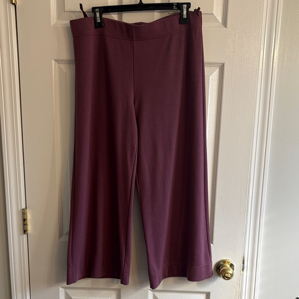 Chic Wide-Leg Cropped Plum Pants